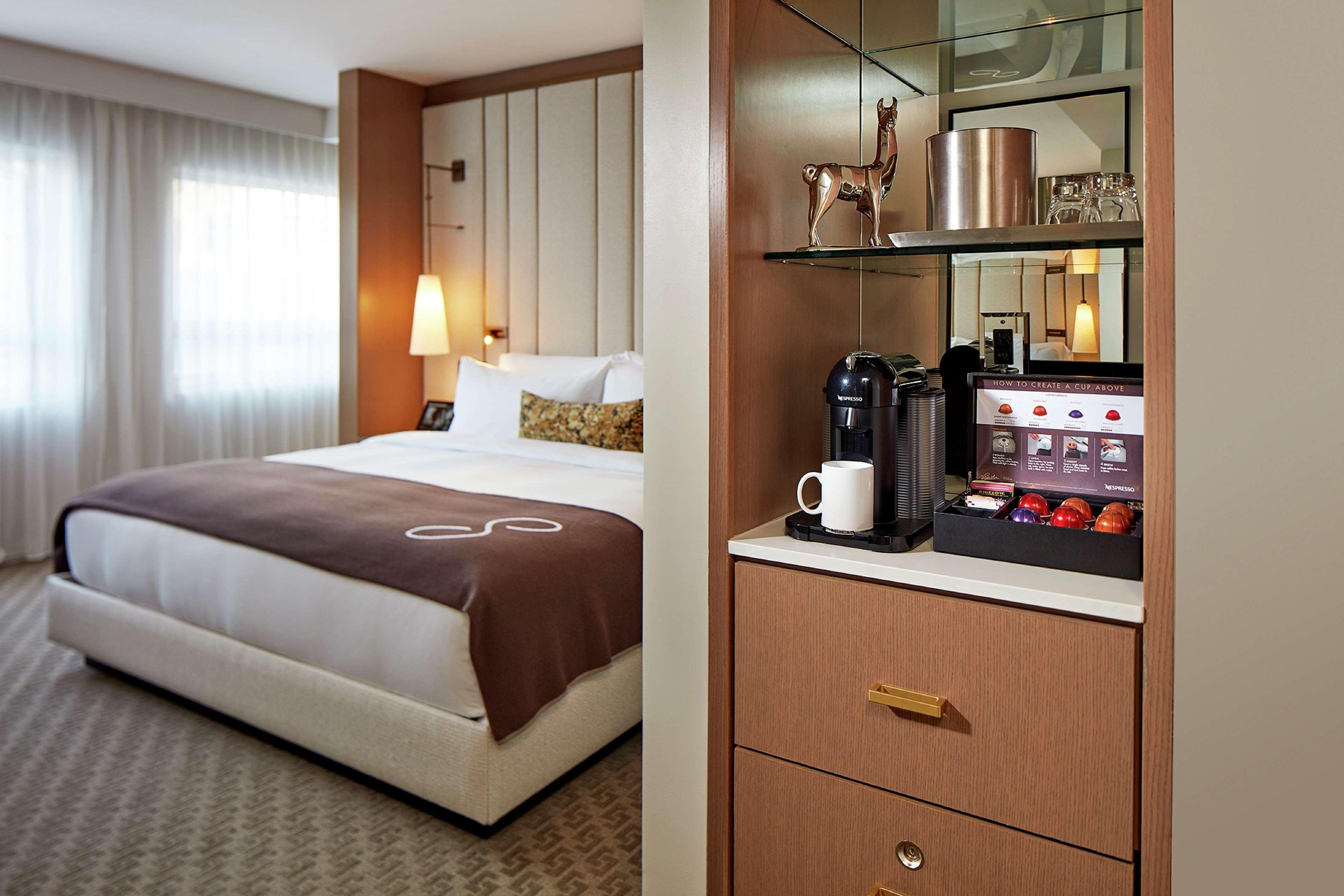 The Statler Dallas, Curio Collection By Hilton Exterior photo