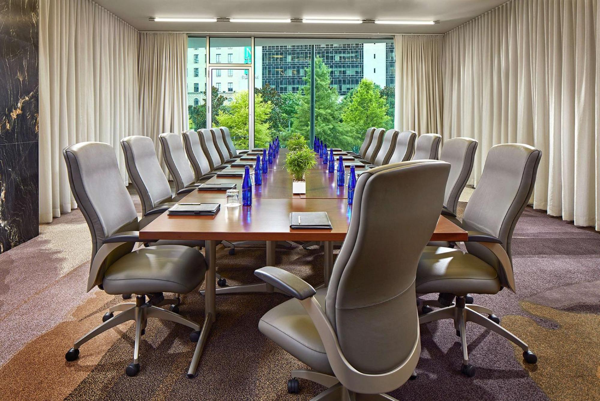 The Statler Dallas, Curio Collection By Hilton Exterior photo