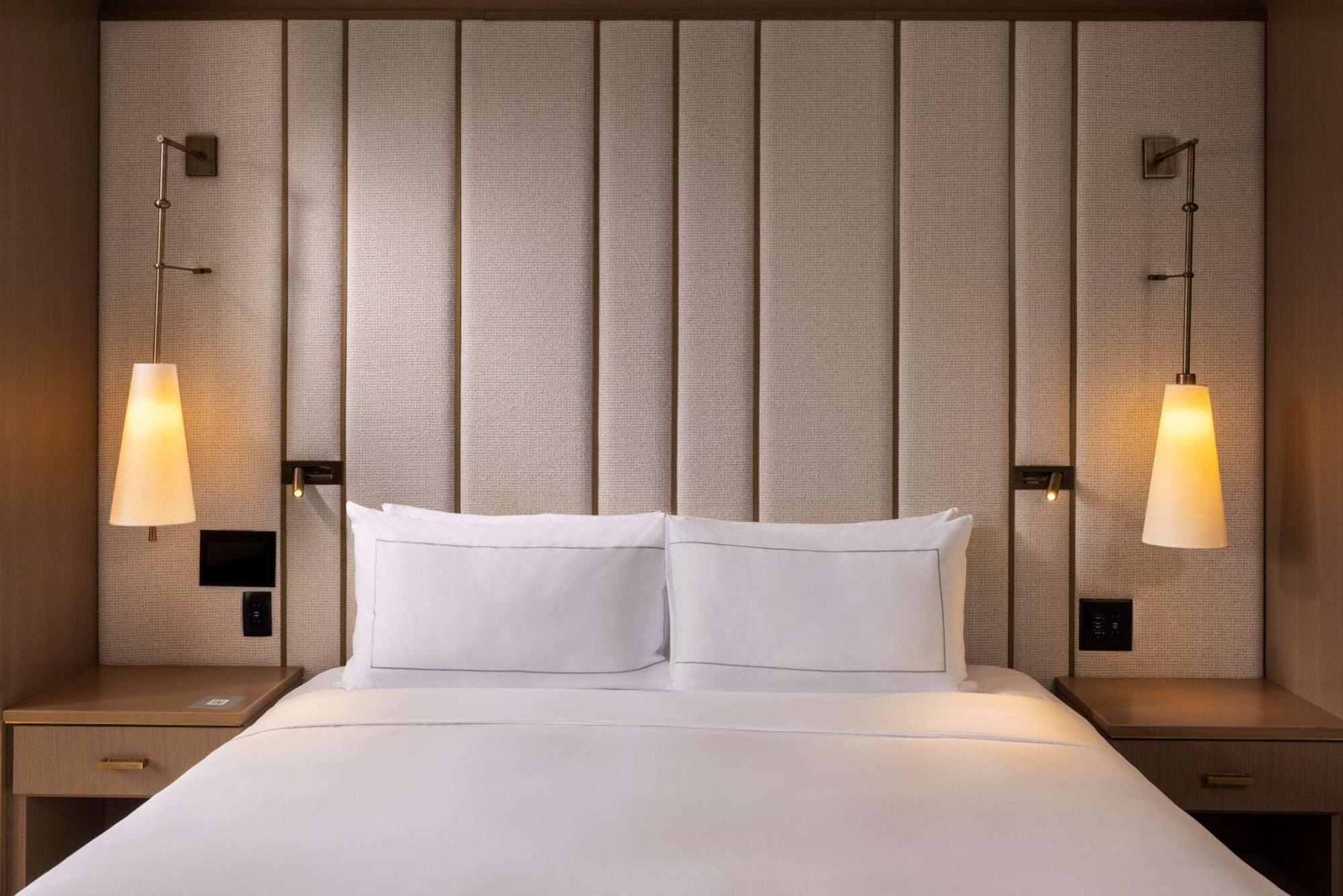 The Statler Dallas, Curio Collection By Hilton Exterior photo